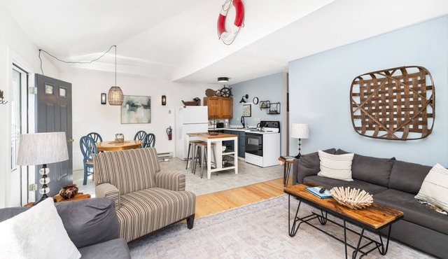 Queen Suite at Ferry Landing Suites in Downtown La Pointe!