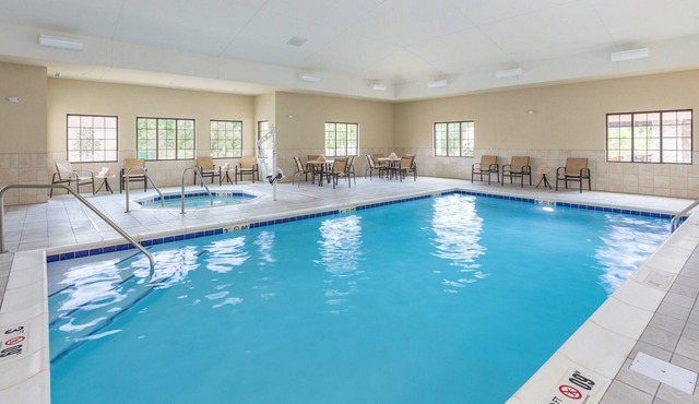 Queen Suite | Free Daily Breakfast, Shared Hot Tub + Pool