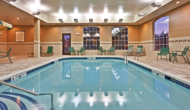 Queen Suite with In-Suite Conference Space Near the University of Rochester