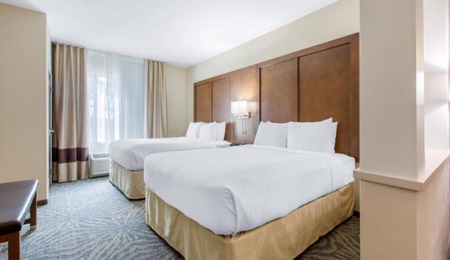 Queen Suite with Two Queen Beds - Non-Smoking
