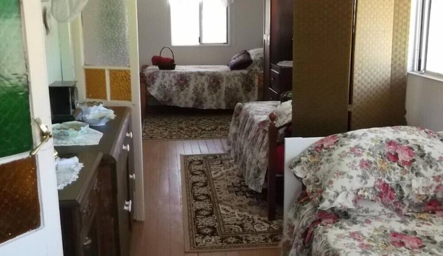 Queen Woolooga Australia