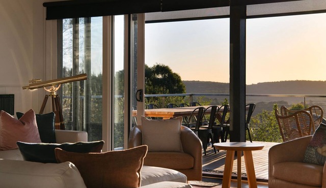 Queensberry Hill View- luxury group retreat with heated pool