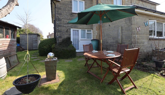 Queensbury Lodge - a house that sleeps 3 guests in 2 bedrooms