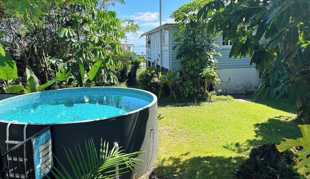 Queenslander Bay Views, Pool, AC