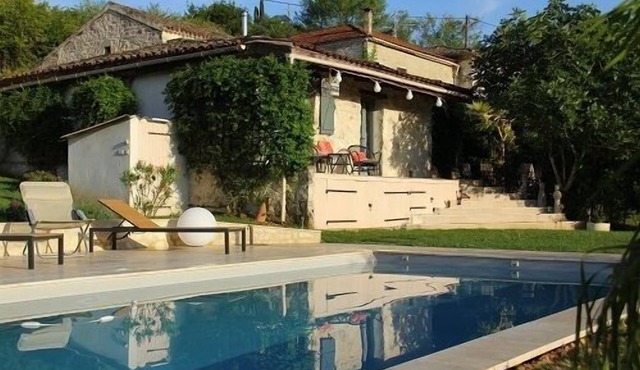 Quercy Blanc stone house renovated with taste, near Montcuq, 8 pers.