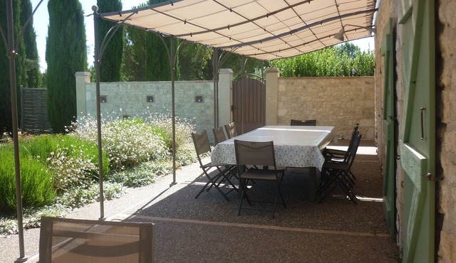 Quercy house sleeps 8, heated pool in season