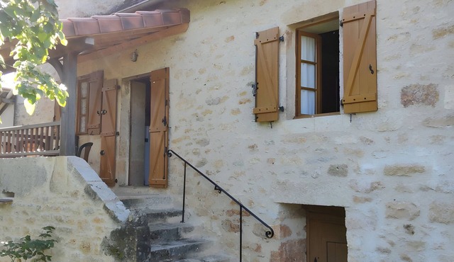 Quercy House: Private Terrace, Garden & Balcony in the Célé Valley
