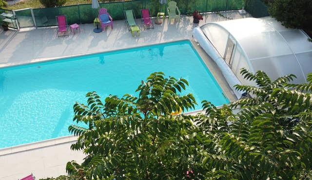 quercy stone guest rooms decorated with taste.