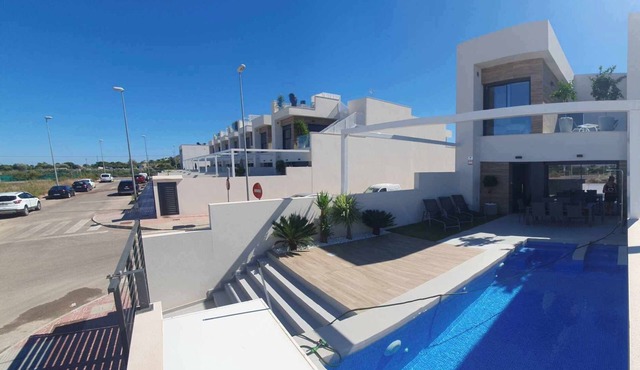 Quesada Sun Luxury villa for 8 people