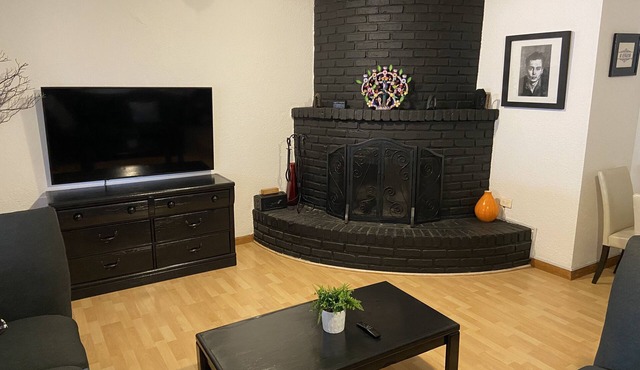 Quetzal House - 2 bedroom, parking & garden