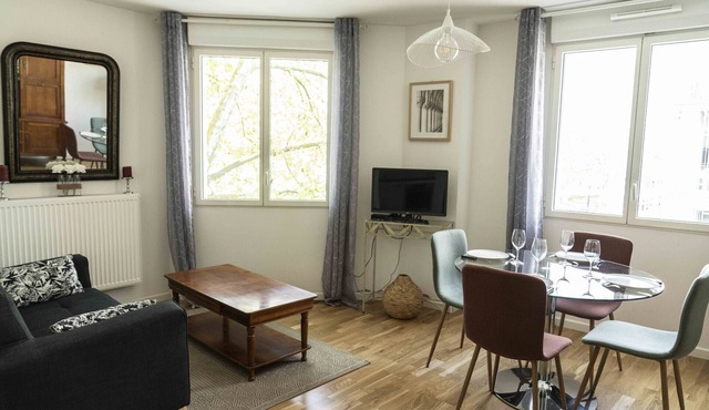 Queyries - 2 chambres avec ascenseur et Parking/
