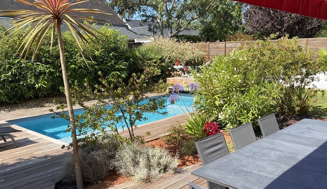 QUIBERON Comfortable villa with heated pool, summer 2018!