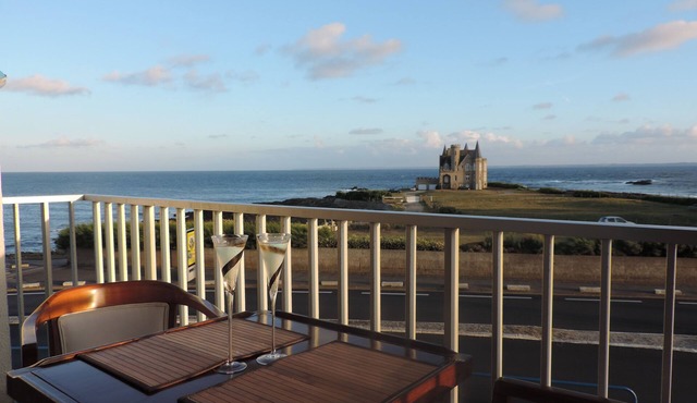QUIBERON Rental Apartment T2 facing the sea