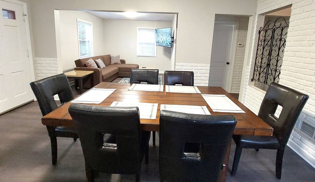 Quick Access to O'Hare and Chicago downtown