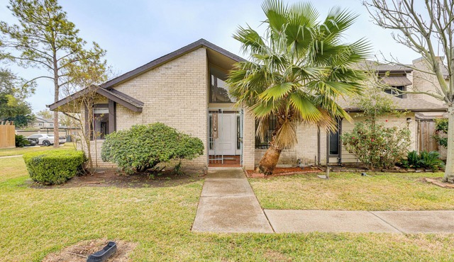 Quick Hwy Access: Family Retreat in Houston