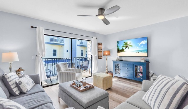 🏖️Quick Walk to Beach🌴Bayview Shores🐬Shared Pool🌞Great Location