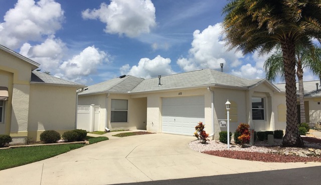 Quick walk to Lake Sumter Landing! Gas Golf Cart Included!