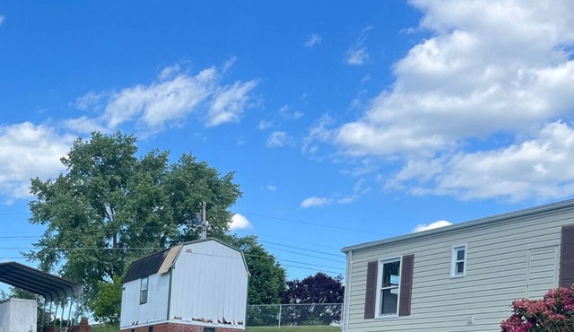 Quick Walk to Painter Creek Marina on SOHO- Sleeps 5!