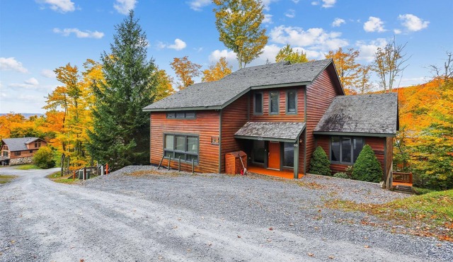 Quick walk to Salamander! Year-round comfort. Welcome to Family Traditions