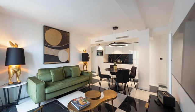 Quidam, 4 stars, Luxurious 2 bedrooms close to Champs-Elysées