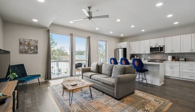 Quiet 1 Bedroom/1.5 Bath Condo in Bywater!