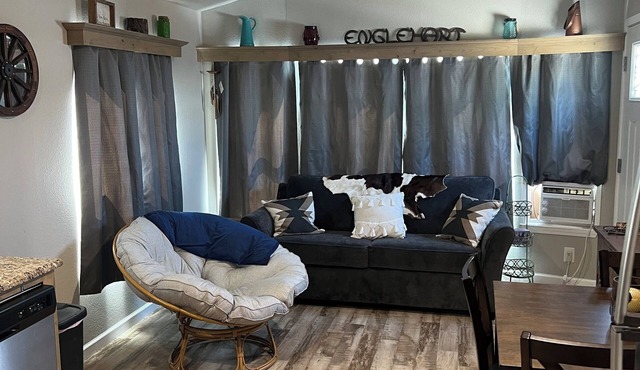 Quiet 1 bedroom Getaway on Legacy Golf Course & close to Mardon Resort!