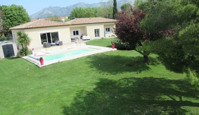 Quiet 150m2 villa with swimming pool in Gemenos (near Cassis)