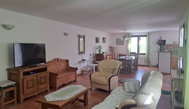 QUIET 2-BEDROOM VILLA