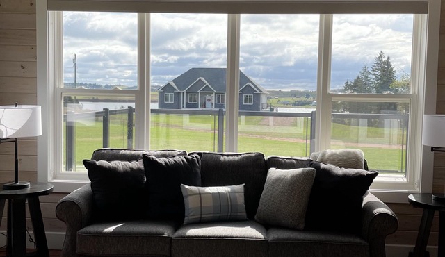 Quiet 2 Bedroom Cottage With Water View Of The Sou'West River