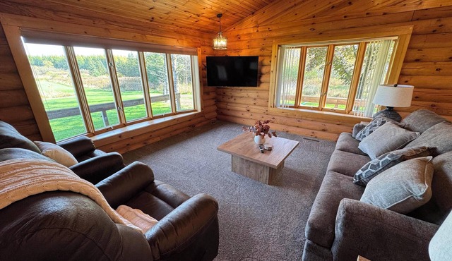 Quiet 2 Bedroom Country Home - Minutes from Marshfield
