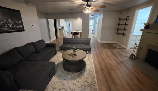 Quiet 2 Bedroom Escape Steps from Downtown Joliet