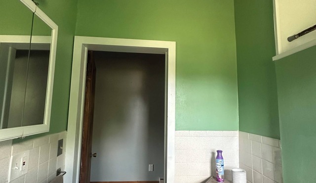 Quiet 2 bedroom house moments outside of Greenville