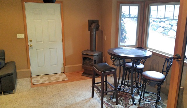 Quiet 2-bedroom suite in a house with fully fenced backyard.