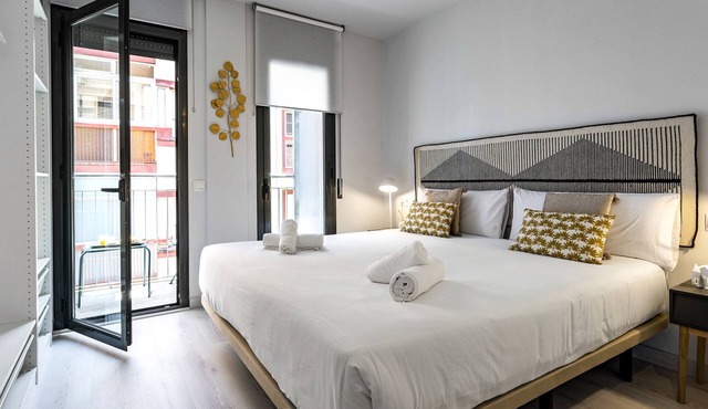 Quiet 2 Level Apartment with Balcony