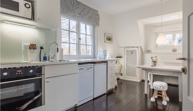 Quiet 2-room apartment with large balcony in München
