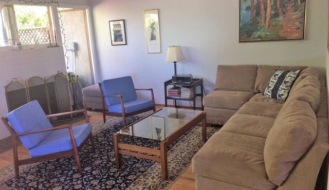 Quiet 2100 sq ft home, 4 blocks to Cal campus, 5 to North Shattuck, great views