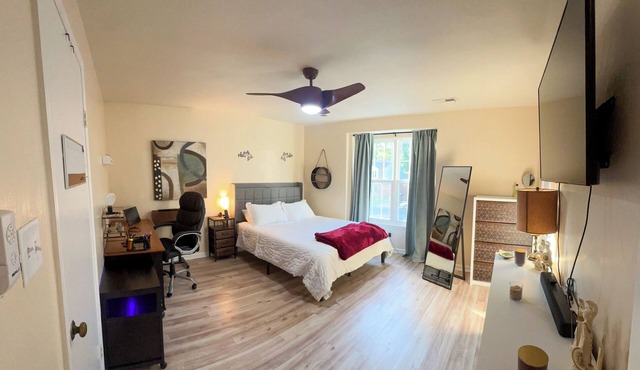 Quiet 2BR/1.5BA Retreat w/Fenced Yard, Firepit, & Fast WiFi – Central Norfolk