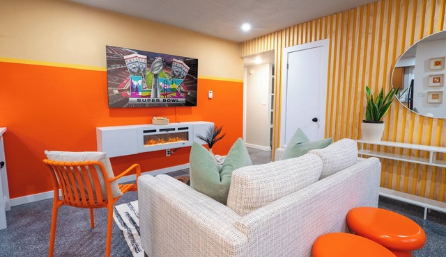 Quiet 2BR Apt with W/D and Carport Near KU