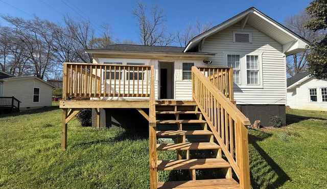 Quiet 2BR Near Downtown & Hospitals – Sleeps 4 Spartanburg