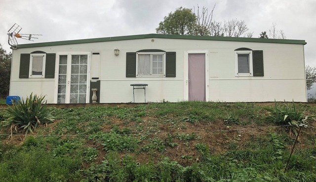 Quiet 2CH mobile home in the countryside with view of horses