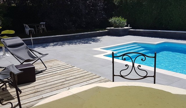 Quiet 3 épis gîte for 8 people with private pool