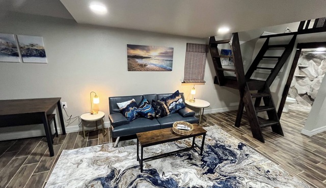 Quiet 3 bed double loft cabin - Short walk to the river
