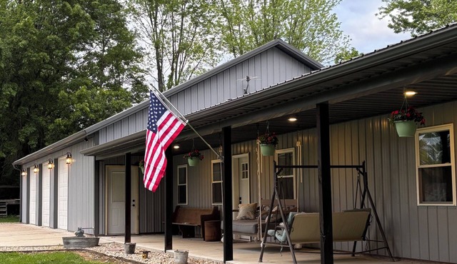 Quiet 3-bedroom home on 4 aces near Lake Sullivan