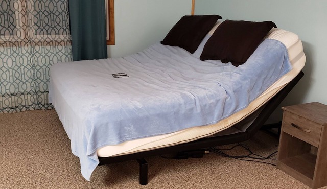 Quiet 3 bedroom home with fire pit