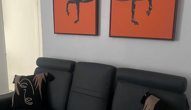 Quiet 3-bedroom House Near Anfield offers 5 beds, ideal for Families or Groups