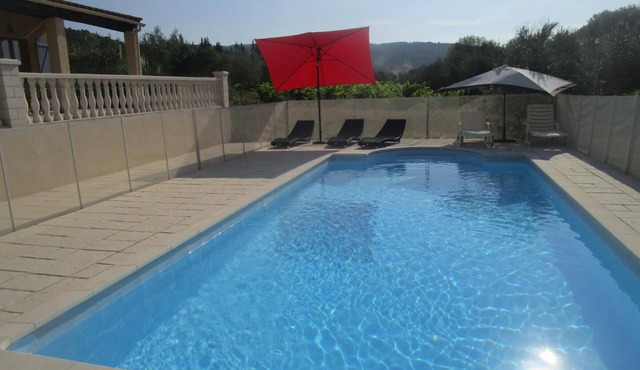 Quiet 3-bedroom villa with private pool