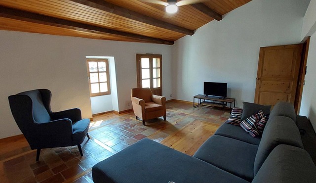 Quiet 3-star gite for 6 to 8 people with view, 5min from St Guilhem le désert