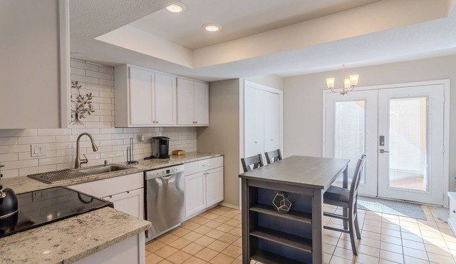 Quiet 3bd/2.5 bath near DFW Airport, Running Trails, Sports & Entertainment