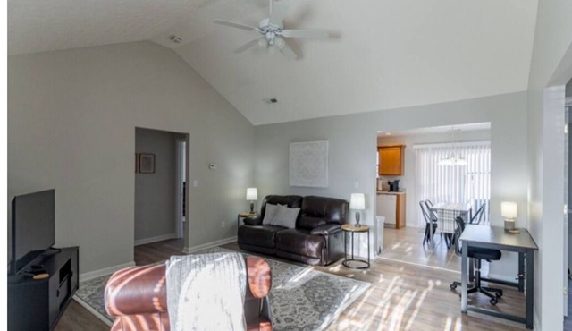 Quiet 3BR Duplex Ideal for Travel, Long-Term Stays, Nurses, & Military Guests