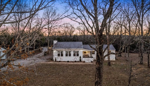 Quiet 3BR Farmhouse w/Firepit | Huge Yard+Privacy